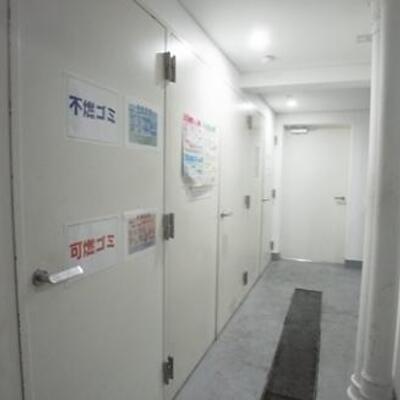 
						敷地内ゴミ置場