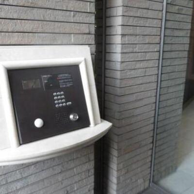 
						オートロック