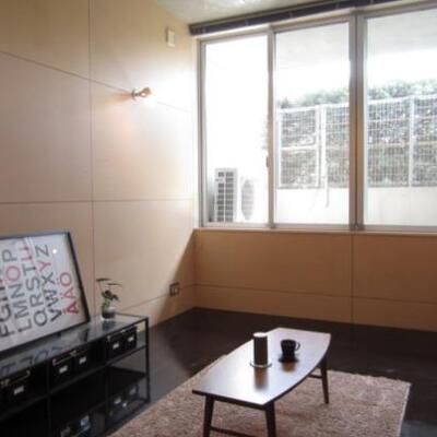 
						室内