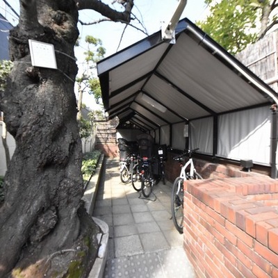 
						共用施設