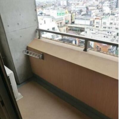 
						バルコニー