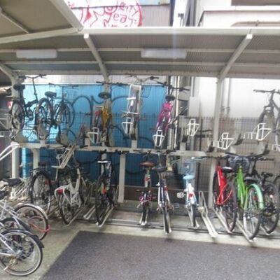 
						駐輪場
