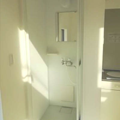 
						洗濯機置き場