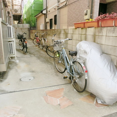 
						共用施設