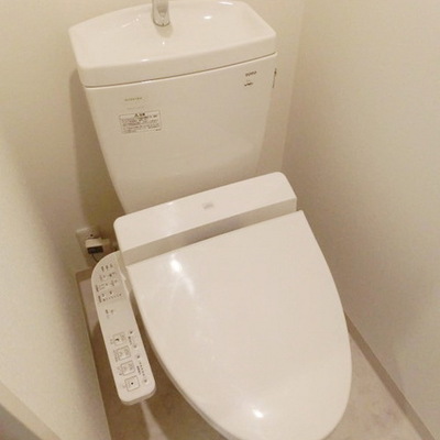 
						トイレ