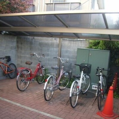 
						共用施設