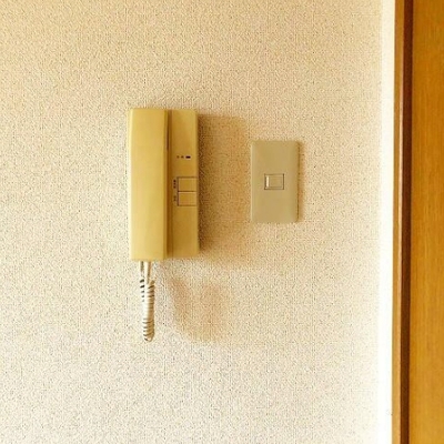 
						インターホン