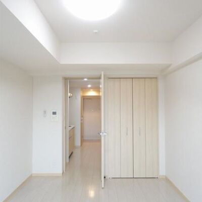 
						室内
