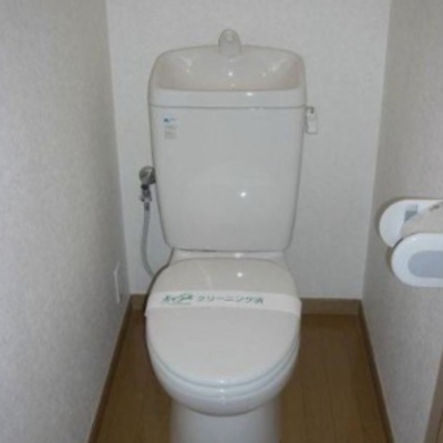 
						トイレ