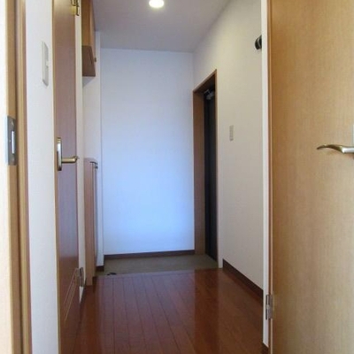 
						室内