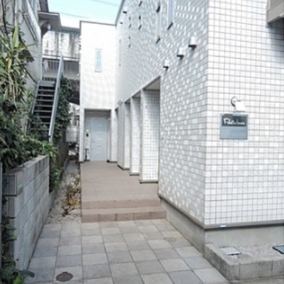 
						エントランス