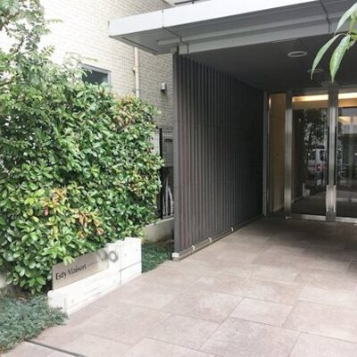 
						エントランス