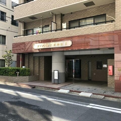 
						エントランス