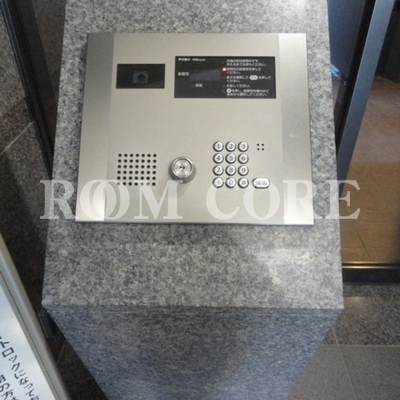 
						エントランス