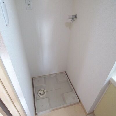 
						洗濯機置き場