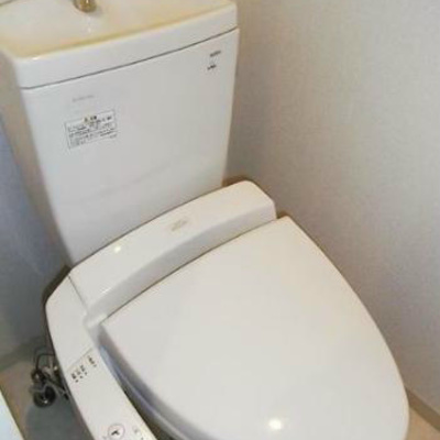 
						トイレ