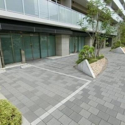 
						来客用駐車スペース