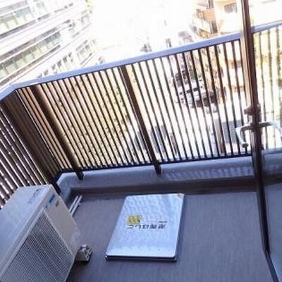 
						バルコニー