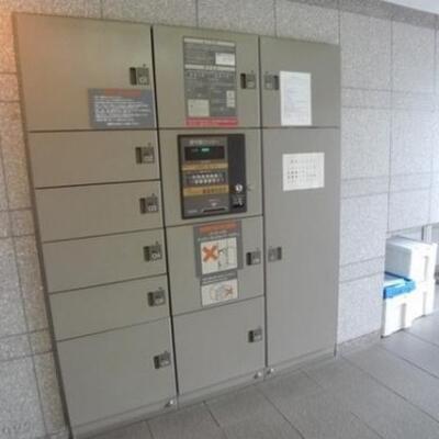 
						宅配ボックス