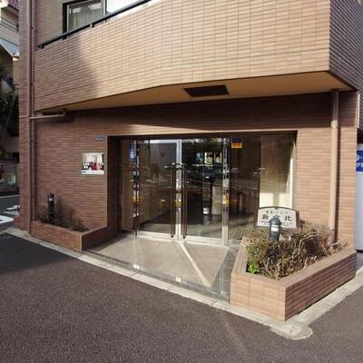 
						エントランス