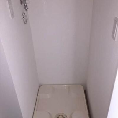 
						洗濯機置き場