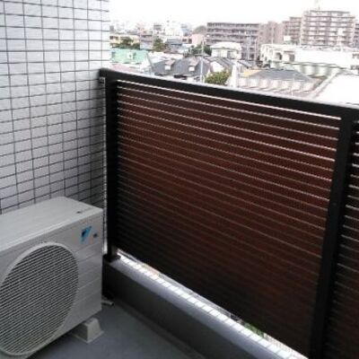 
						バルコニー