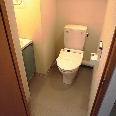 
						トイレ