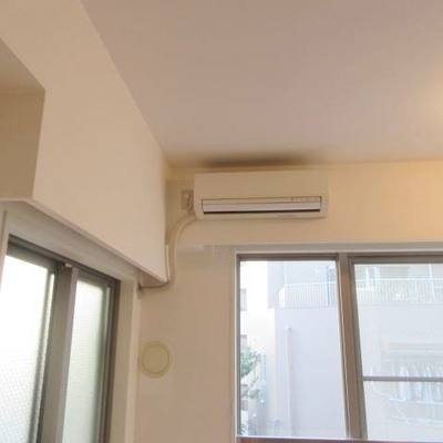 
						室内