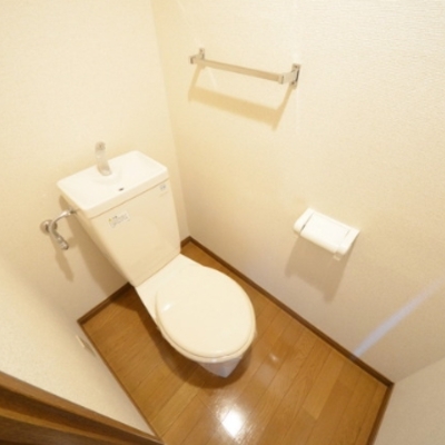 
						トイレ