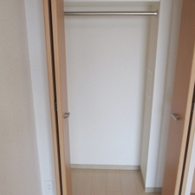 
						収納1