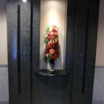 
						エントランス