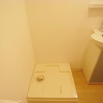 
						洗濯機置場