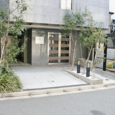 
						エントランス