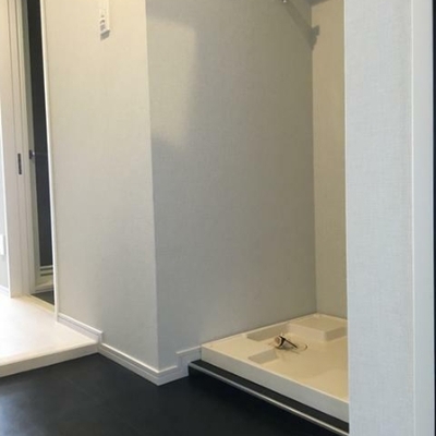 
						洗濯機置場
