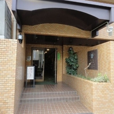 
						エントランス