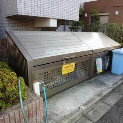 
						共用施設