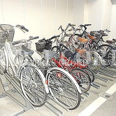 
						共用施設
