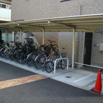 
						共用施設