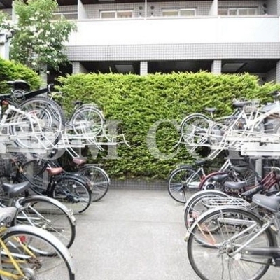 
						共用施設