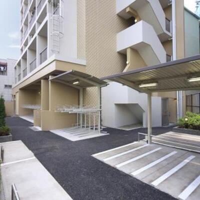 
						共用施設