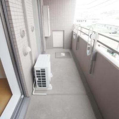 
						バルコニー