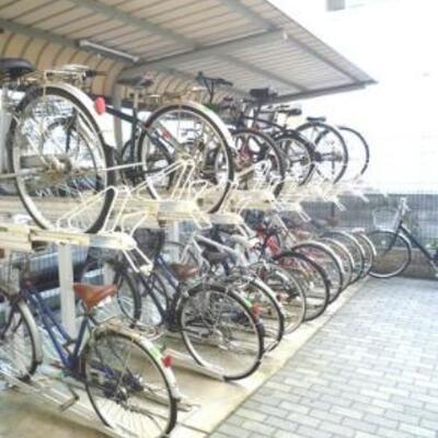 
						共用施設