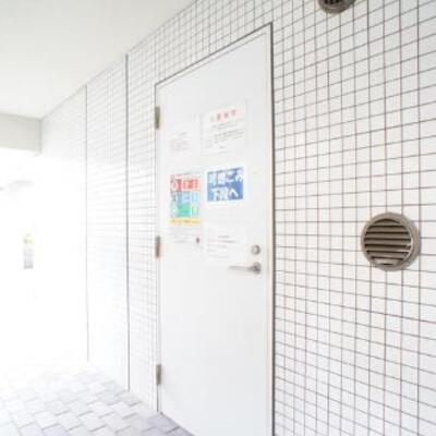 
						共用施設
