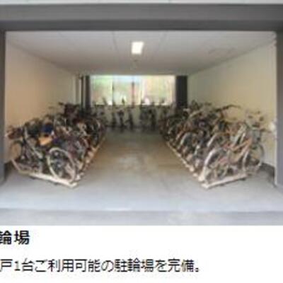 
						駐輪場