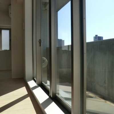 
						室内