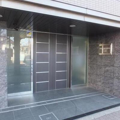 
						エントランス