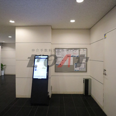 
						エントランス