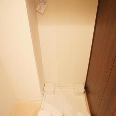 
						洗濯機置き場