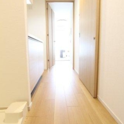 
						室内