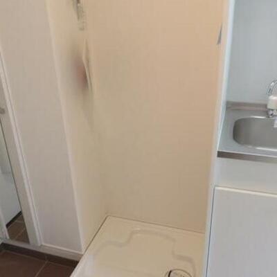 
						洗濯機置場